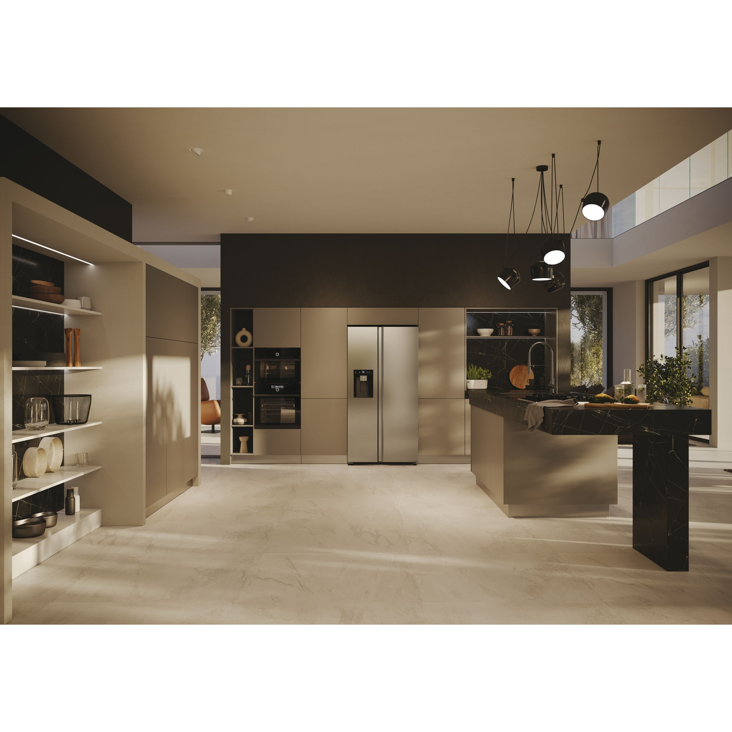 Una cucina moderna con un'ampia isola, frigorifero in acciaio inox e piani di lavoro scuri. Pavimenti e armadi beige chiaro.