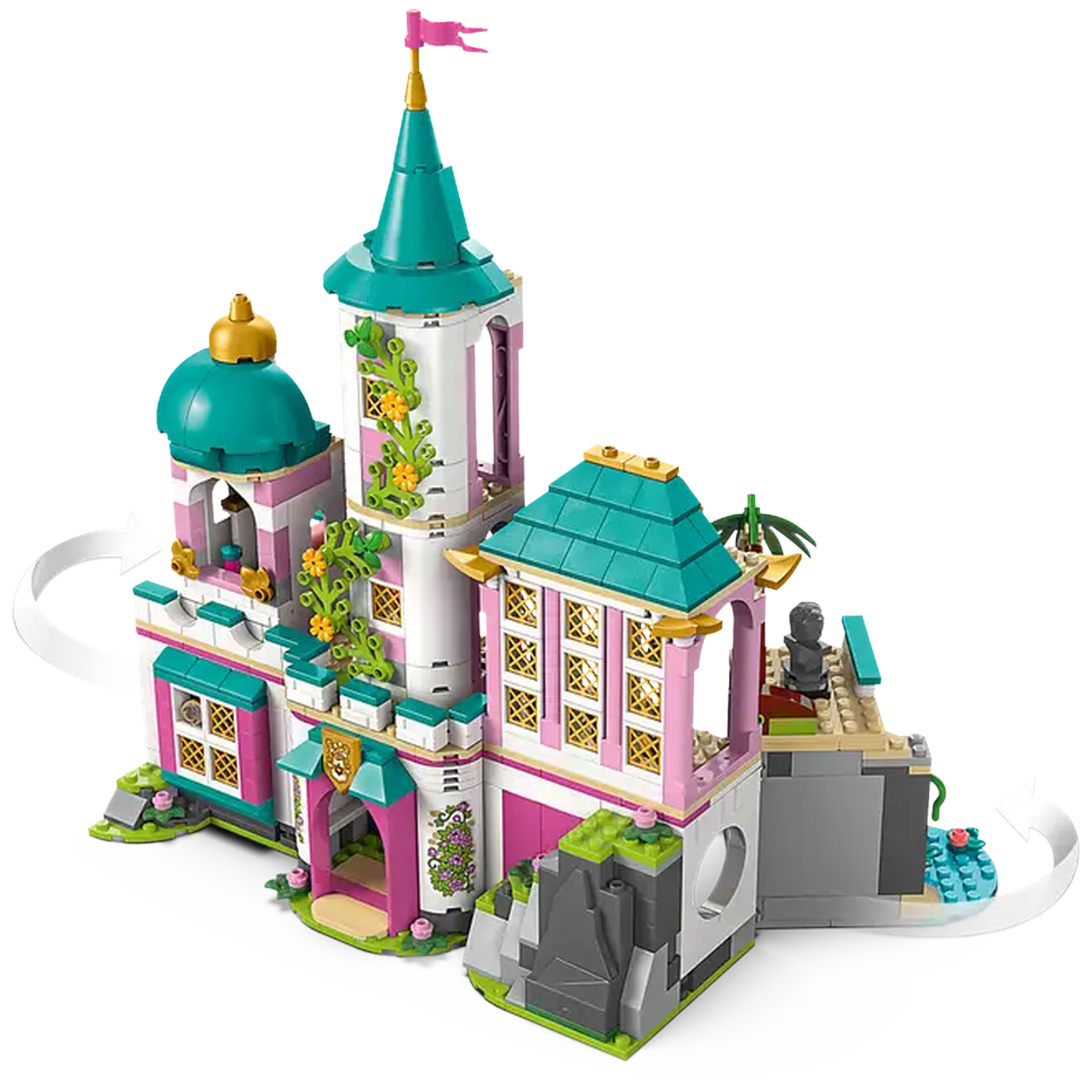 Een Lego kasteel met witte, roze en blauwgroene accenten. Het heeft een toren met een roze vlag, een koepel en bloemversieringen.