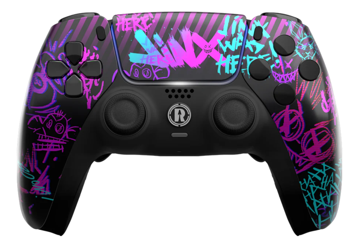 Schwarzer Controller mit Graffiti-Kunst in Lila und Türkis. Mit Knöpfen, Joysticks und dem Wort 'Jinx'.