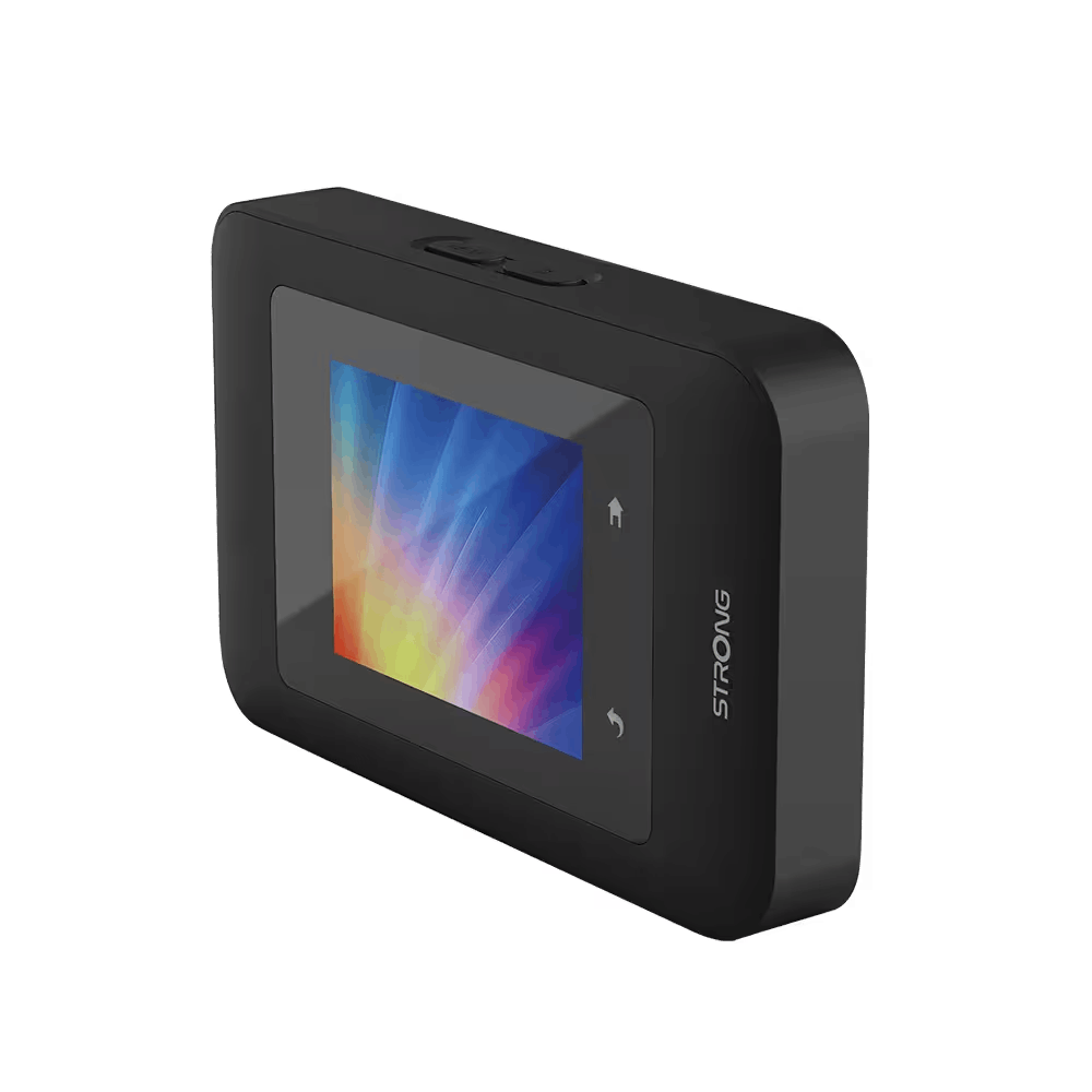 Un dispositivo STRONG negro con una pantalla que muestra arte abstracto colorido. Tiene botones arriba y flechas en la pantalla.
