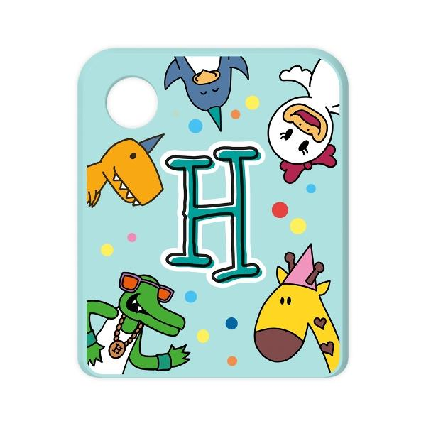 Ein türkisfarbener Hintergrund mit Zeichentricktieren und dem Buchstaben H. Tiere sind ein Dinosaurier, Pinguin, Ente, Krokodil und Giraffe.
