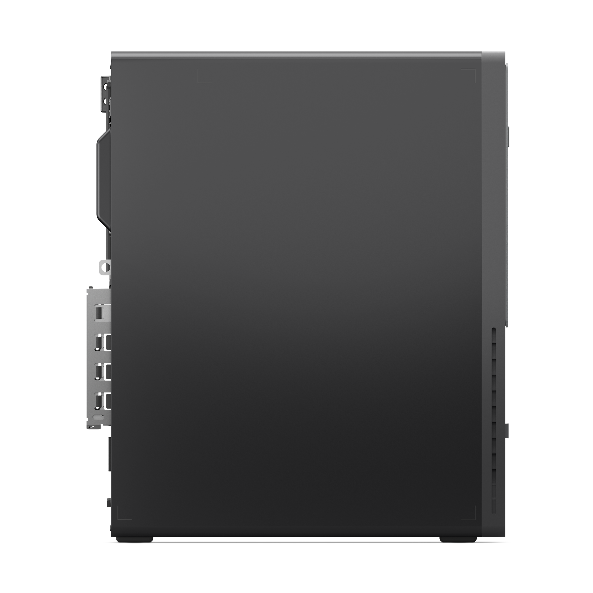 Seitenansicht eines schwarzen Desktop-Computergehäuses. Zeigt die Seitenwand, Anschlüsse und Lüftungsschlitze. Schwarzer Hintergrund.