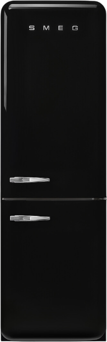 Ein schwarzer SMEG-Kühlschrank mit silbernen Griffen. Das SMEG-Logo befindet sich oben. Zwei Griffe sind an den Türen zu sehen.