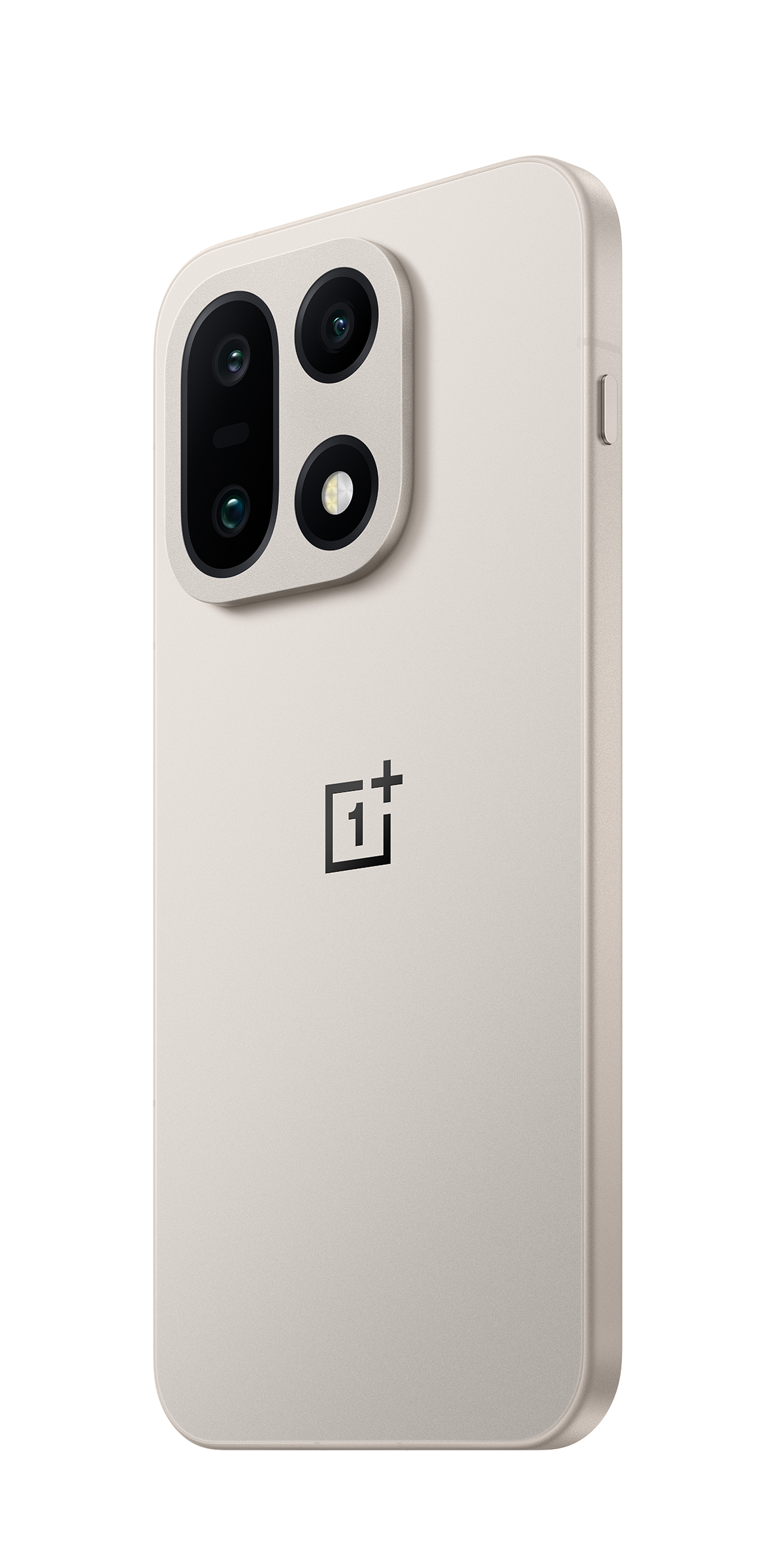 Beżowy smartfon z trzema tylnymi aparatami i logo OnePlus. Telefon jest lekko przechylony w prawo.
