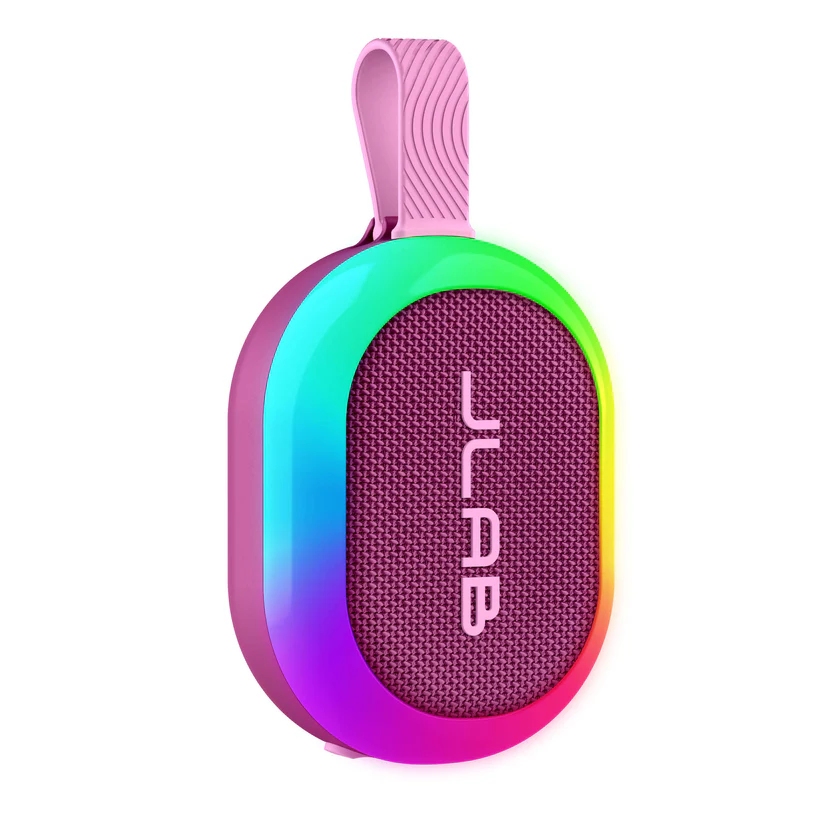 Ein pinkfarbener und farbverlaufender JLab-Lautsprecher. Er hat einen Griff. Der Lautsprecher hat eine Mesh-Front mit dem JLab-Logo.
