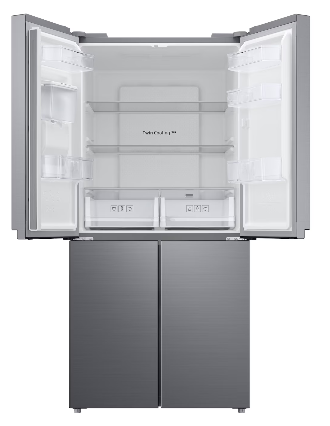 Nyitott szürke Samsung hűtőszekrény. A felső ajtók nyitva, polcokat és tartókat mutatnak. Alsó ajtók zárva. Twin Cooling Plus felirat látható.