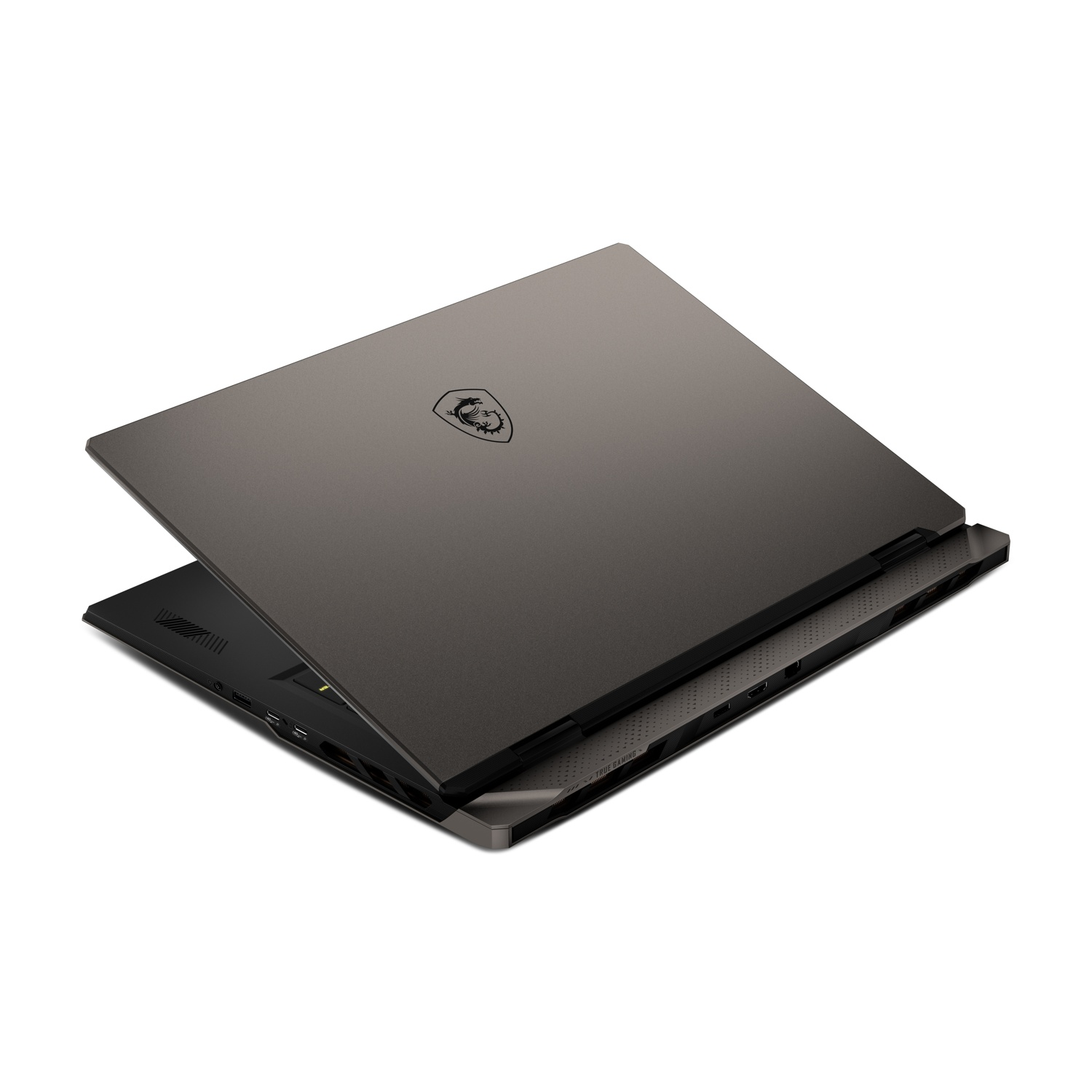 Un laptop grigio scuro è leggermente aperto, mostrando tastiera e porte. Il logo MSI è visibile sul coperchio. Sfondo bianco.