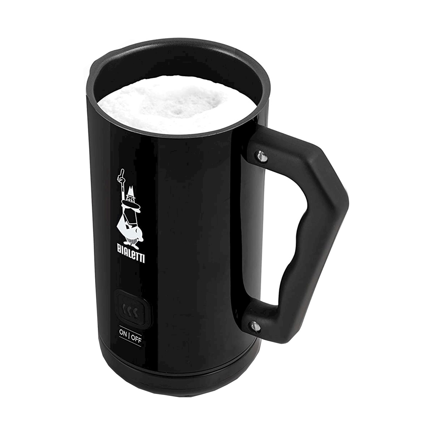 Un montalatte Bialetti nero con manico, pieno di schiuma bianca. Il pulsante di accensione/spegnimento è visibile.
