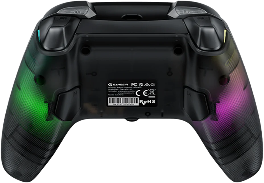 Schwarzer Gaming-Controller mit grünen und lila Lichtern an den Seiten. Es hat mehrere Tasten und der Markenname ist sichtbar.