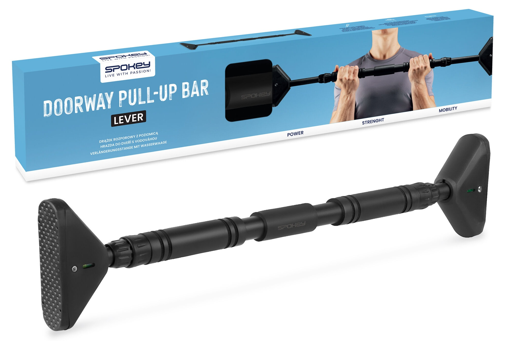 Czarny drążek do podciągania z marką Spokey. Drążek znajduje się przed pudełkiem pokazującym osobę używającą drążka.