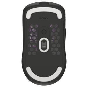 Parte inferior de ratón negro con almohadillas blancas y patrón de panal. Logotipo de Sony visible.