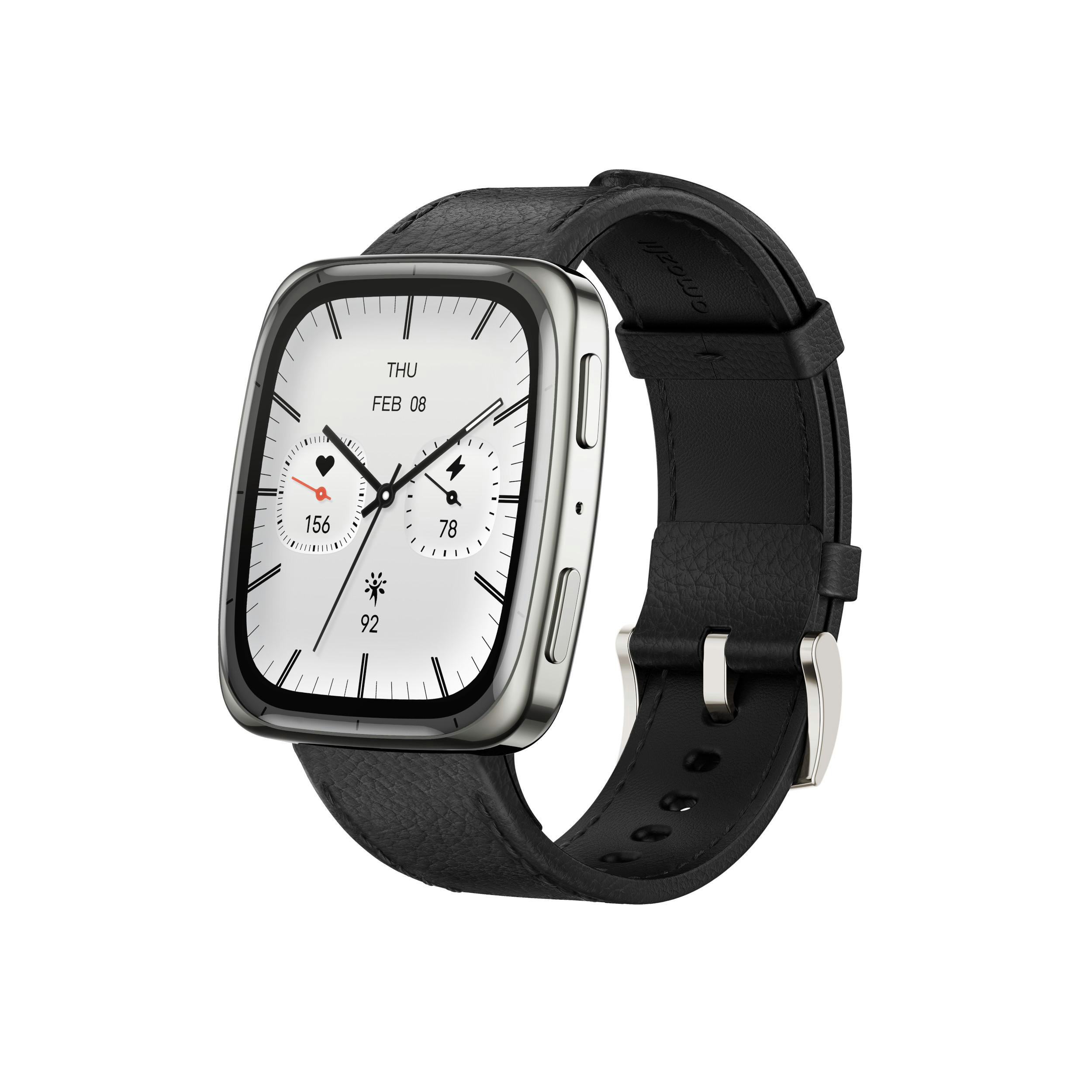 Eine silberne Smartwatch mit schwarzem Lederarmband wird angezeigt. Das Zifferblatt zeigt Datum, Uhrzeit und Gesundheitsmetriken.