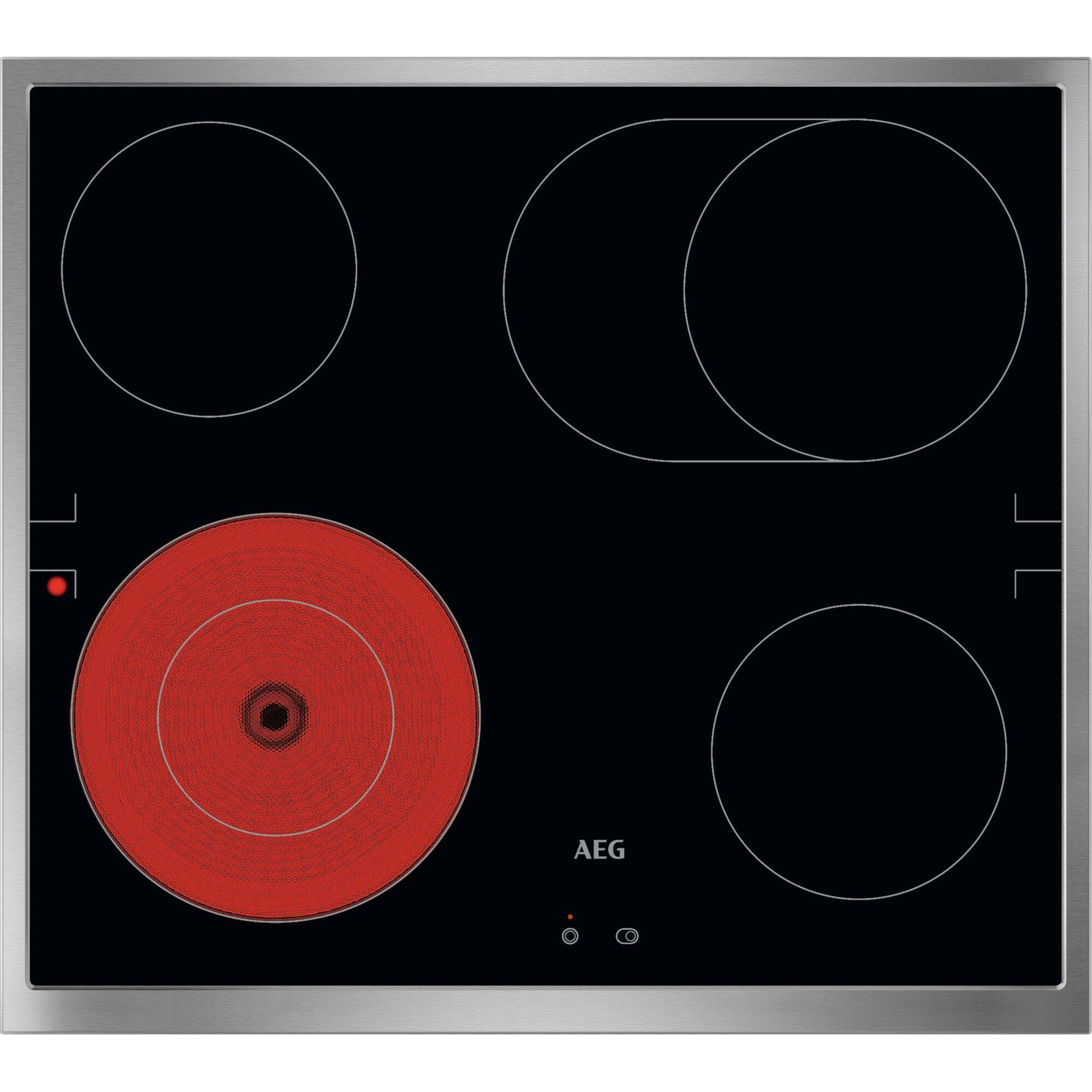 Schwarzes Elektrokochfeld mit vier Kochstellen. Ein roter Brenner ist an. Edelstahlrahmen. AEG-Logo sichtbar.