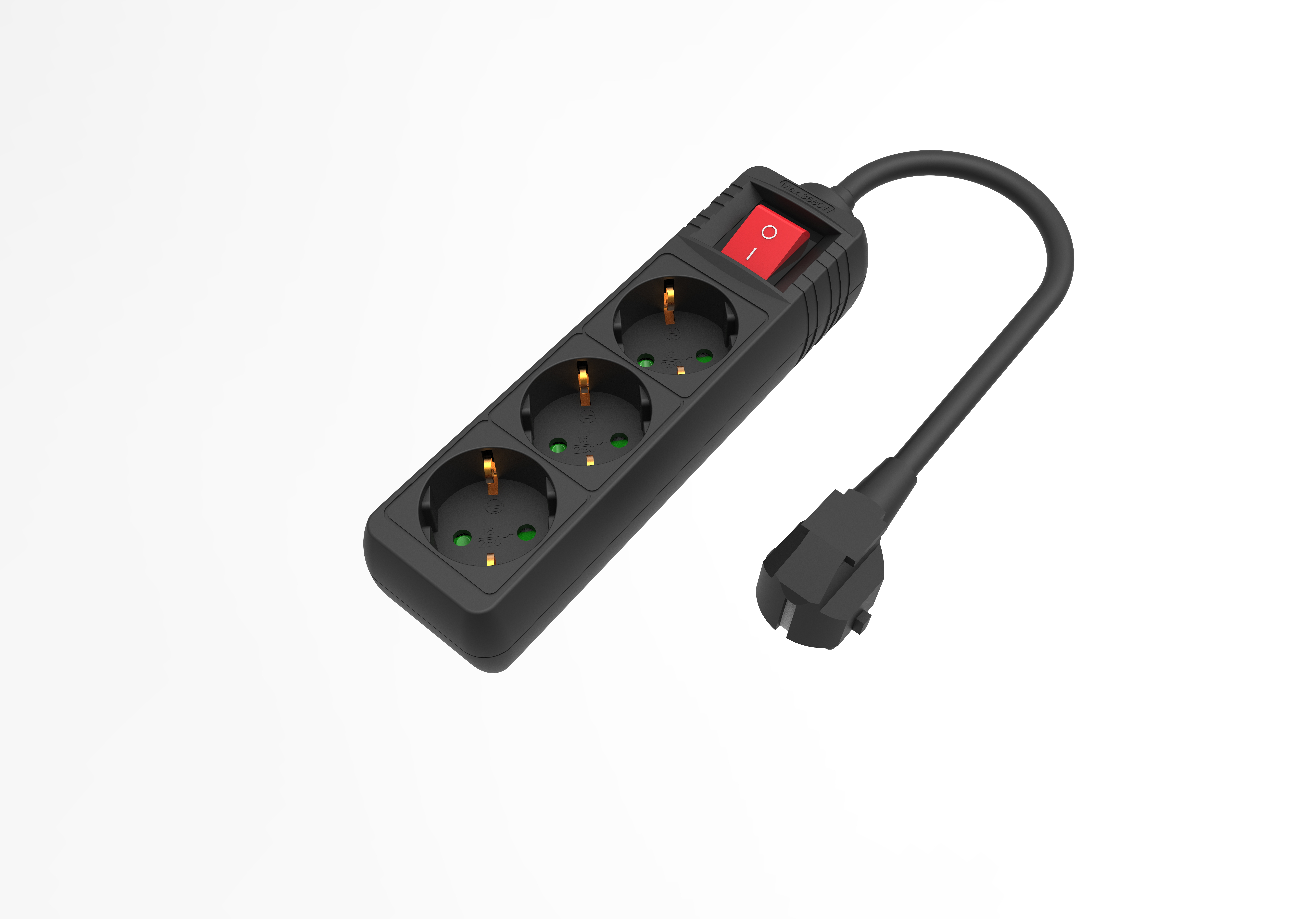 Schwarze Steckdosenleiste mit drei Steckdosen, einem roten Schalter und einem schwarzen Kabel mit Stecker auf weißem Grund.