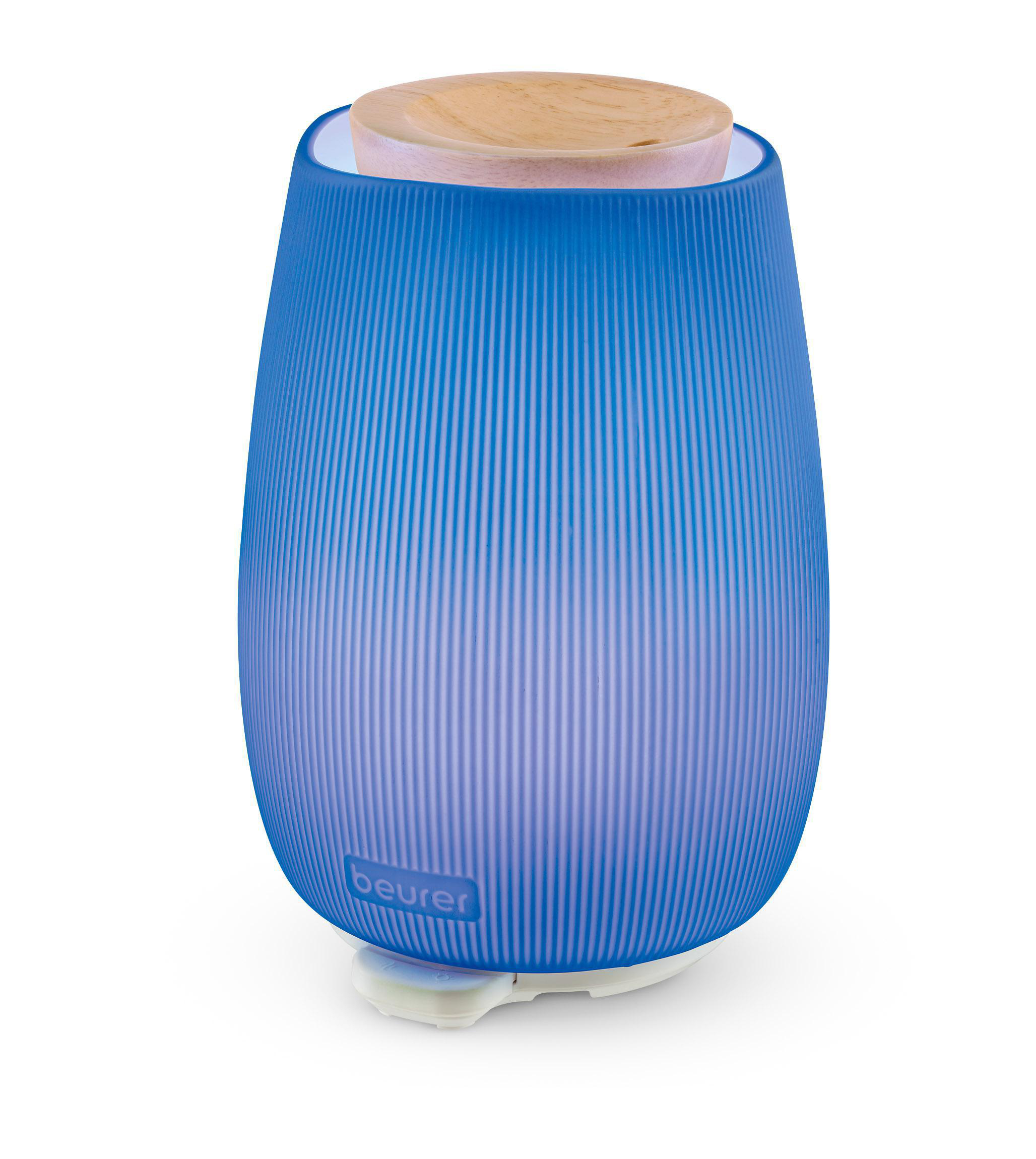 Blauer und weißer Aroma-Diffusor. Er hat eine Holzplatte und vertikale Rippen.