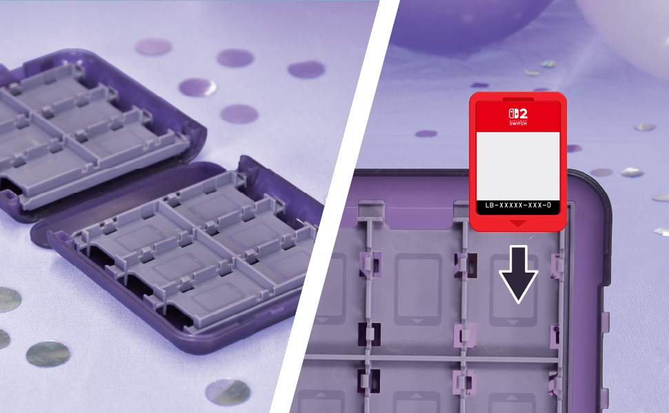 Offene violette Switch-Kassettenhülle, rote Spielkassette mit Switch-Aufschrift, Pfeil zeigt auf den Steckplatz. Silbernes Konfetti.