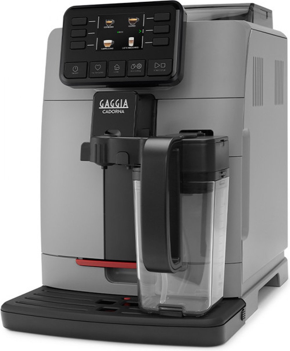 Egy szürke Gaggia Cadrona eszpresszógép fekete vezérlőpanellel, víztartállyal és csepptálcával. Gombok a különböző kávétípusokhoz.