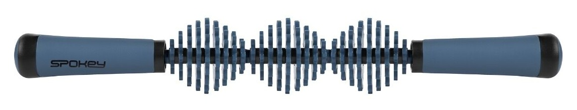 Niebieski wałek do masażu z czarnymi uchwytami i teksturowaną środkową częścią jest wyświetlany na białym tle.