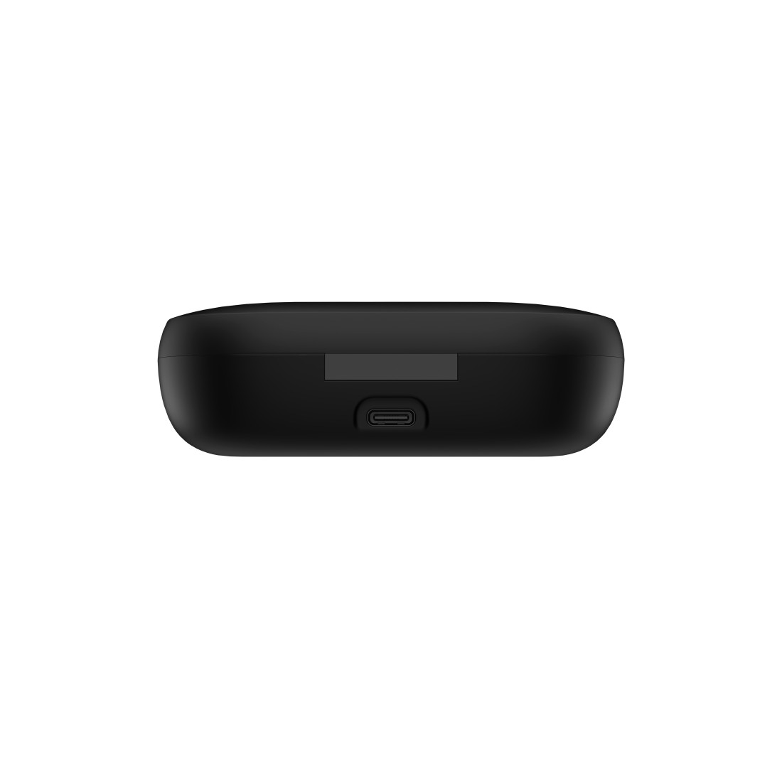 Eine schwarze, ovale Ladeschale für Kopfhörer ist auf weißem Hintergrund zentriert. Sie hat einen USB-C-Anschluss und eine kleine, rechteckige Vertiefung.