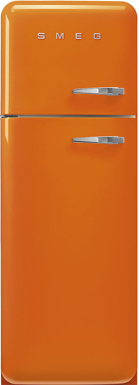 Ein orangefarbener SMEG-Kühlschrank. Er hat silberne Griffe und das SMEG-Logo oben.