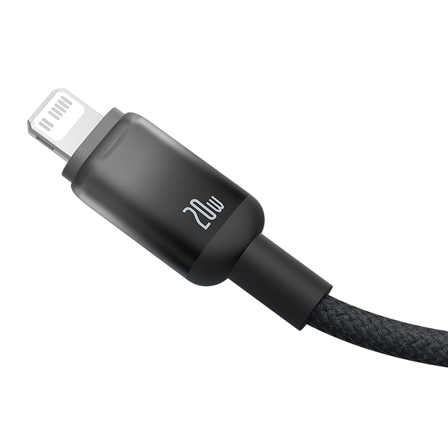 Un cable de carga negro de 20W con conector Lightning, en ángulo. El cable es texturizado y el conector tiene una punta plateada.