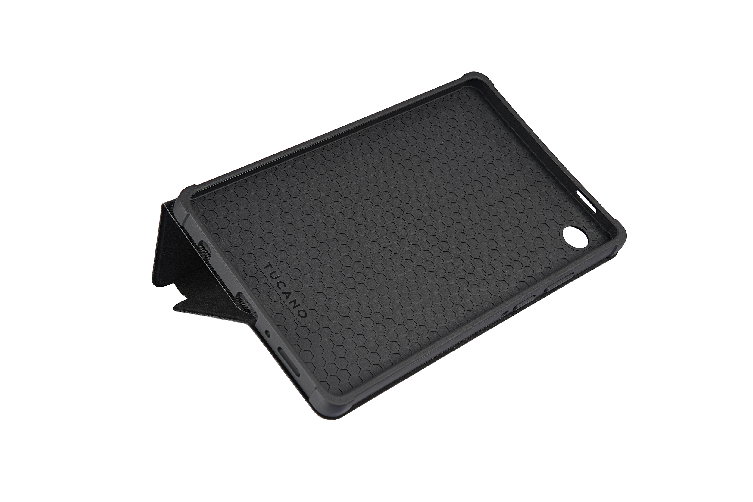 Eine schwarze Tablethülle mit Wabenmuster und dem Wort TUCANO. Es ist auf weißem Hintergrund aufgestellt.