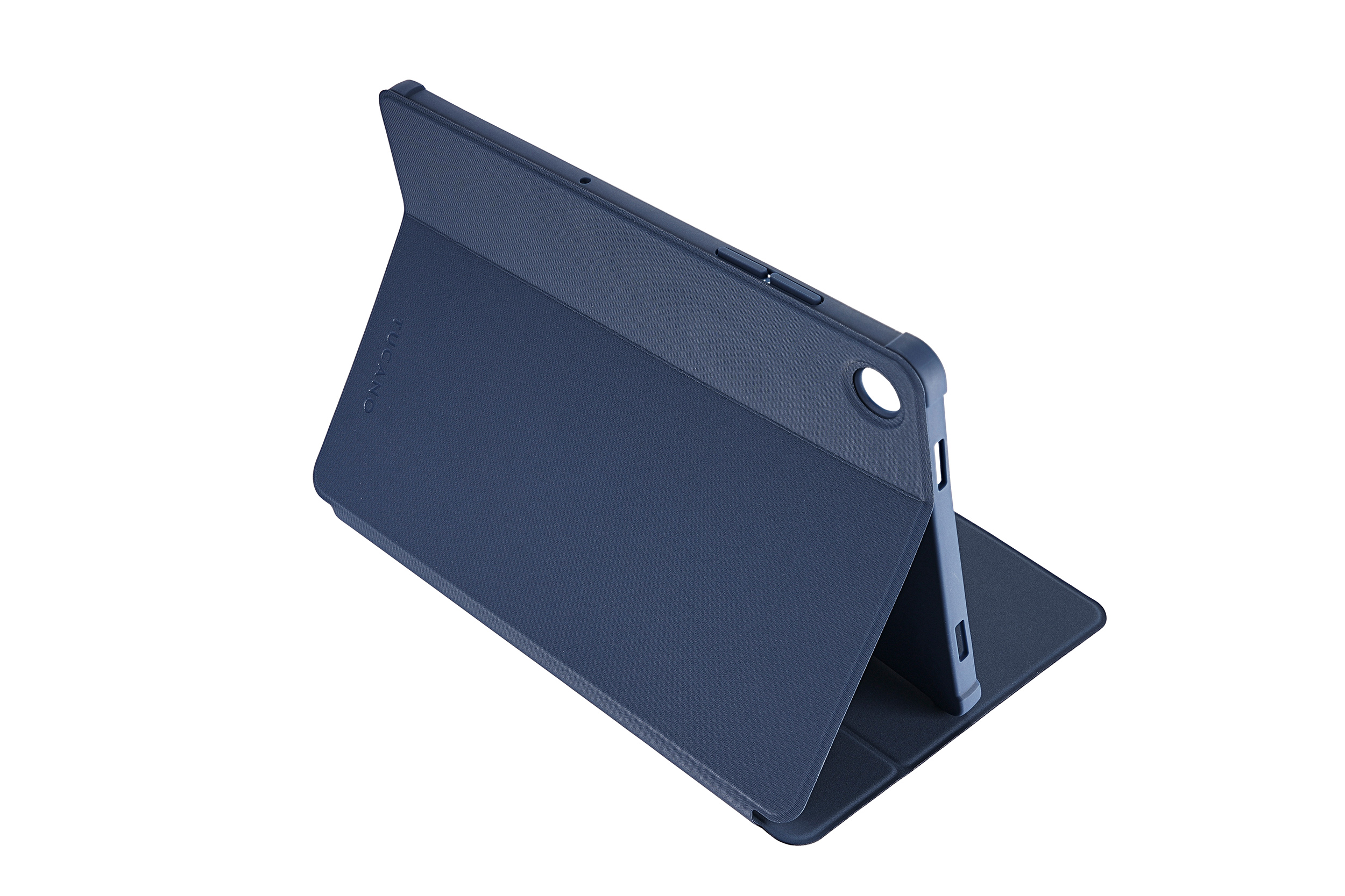 Eine marineblaue Tablethülle ist geöffnet, mit dem Tablet hochgestellt. Der Hintergrund ist weiß.