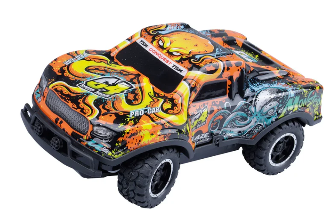 Ein Spielzeug-Monstertruck mit orangefarbenen und gelben Grafiken mit Oktopus-Motiv. Er hat schwarze Reifen und Felgen, und auf der Karosserie steht 'Pro-Car' und 'Speed Racer'.