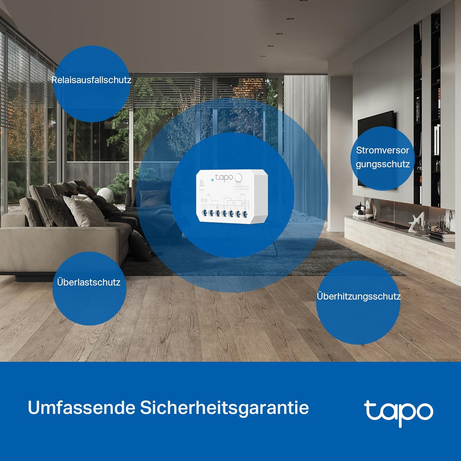 Wohnzimmer mit Tapo-Gerät. Blaue Kreise heben Funktionen hervor: Relais-, Überlast-, Strom- und Überhitzungsschutz.