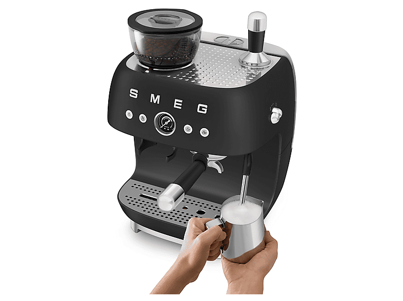 Smeg EGF03BLMEU 50's Style Espressomaschine (Schwarz-Matt, Edelstahl Kegelmahlwerk, 1650 Watt, 15 bar) — Foto 4 von 5