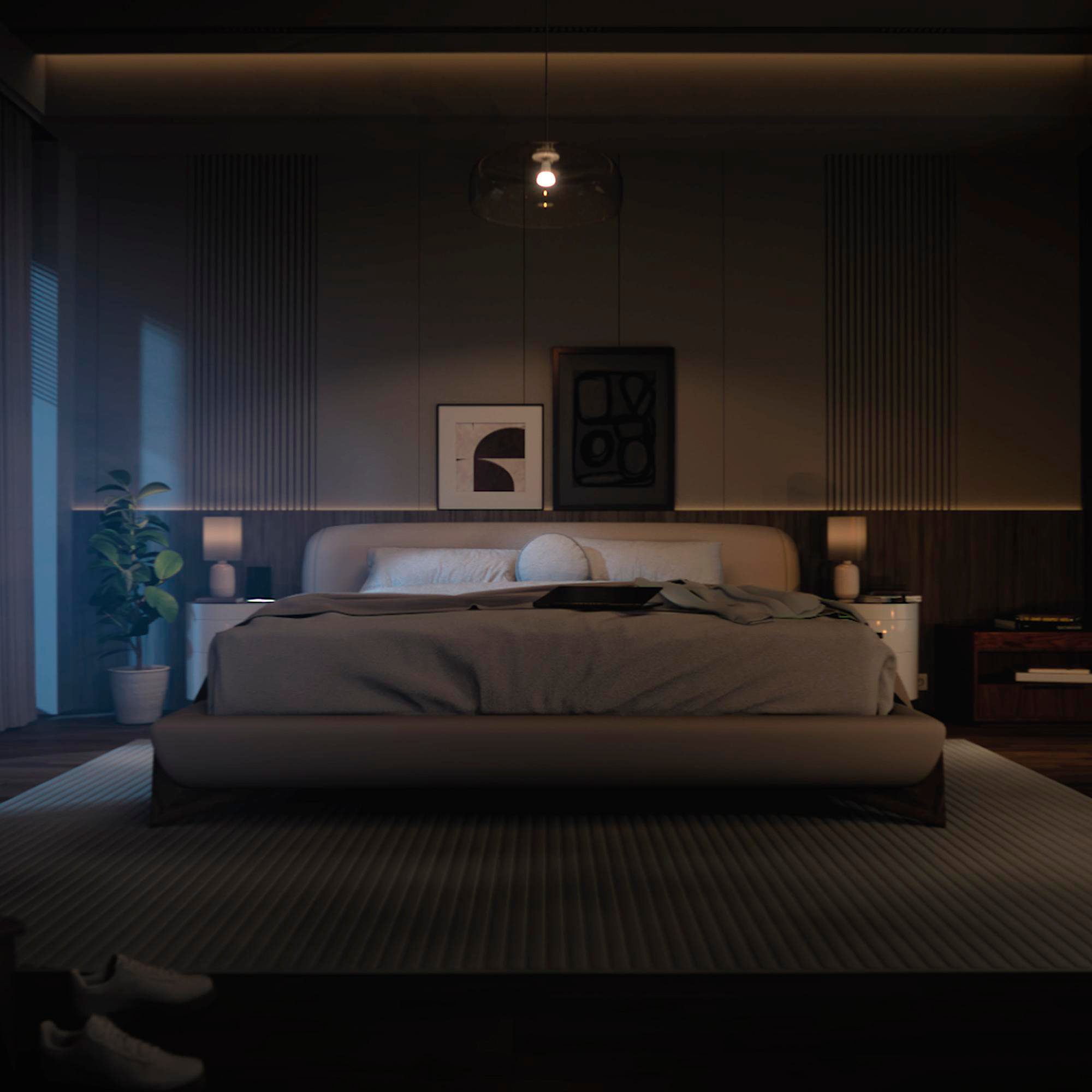 Ein Schlafzimmer mit Bett, Pflanzen und Kunst. Der Raum ist schwach beleuchtet mit einer Hängelampe. Schuhe sind in der Nähe des Bettes.