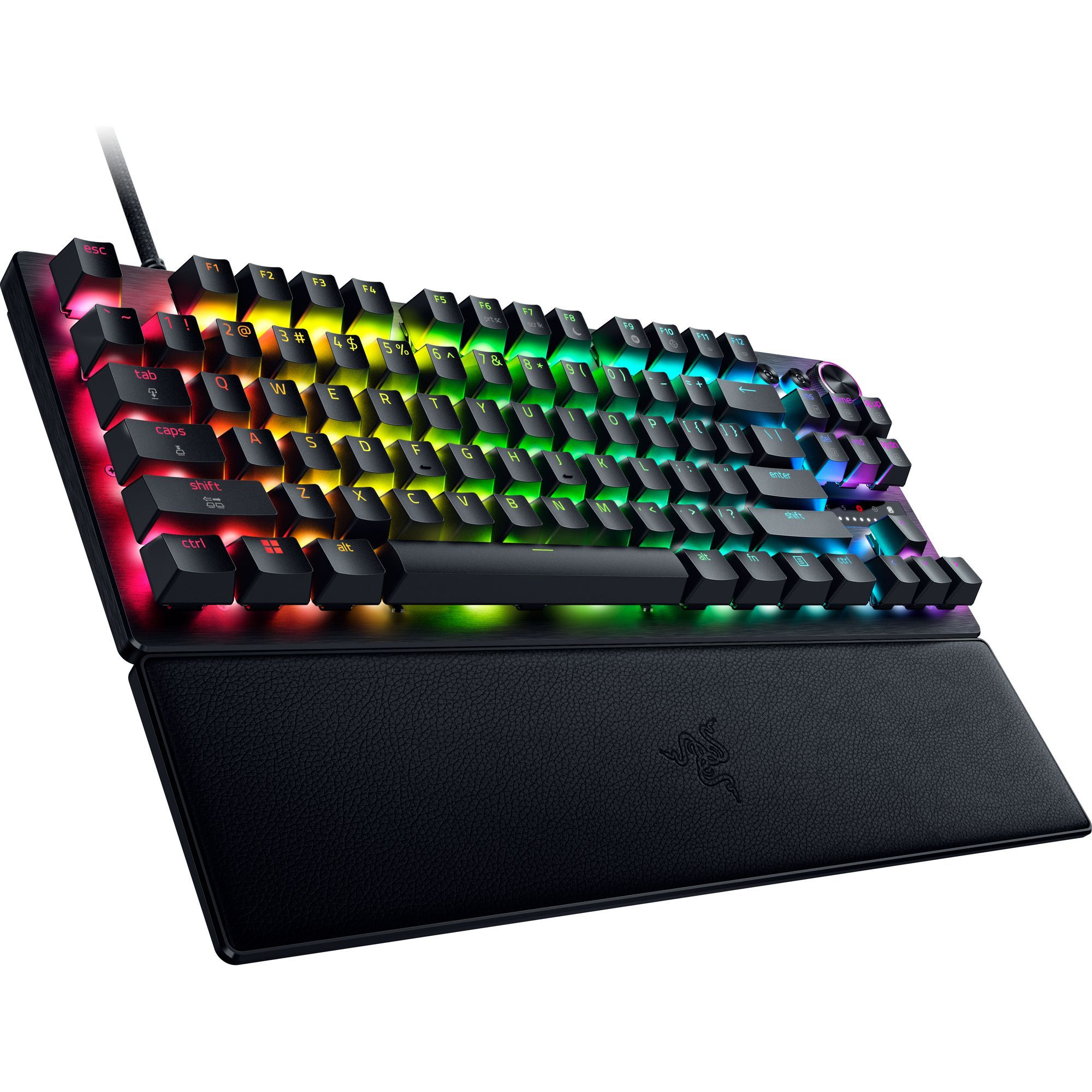 Eine schwarze Razer-Tastatur mit farbenfroher LED-Beleuchtung. Inklusive Handballenauflage und geflochtenem Kabel. Tasten sind sichtbar.