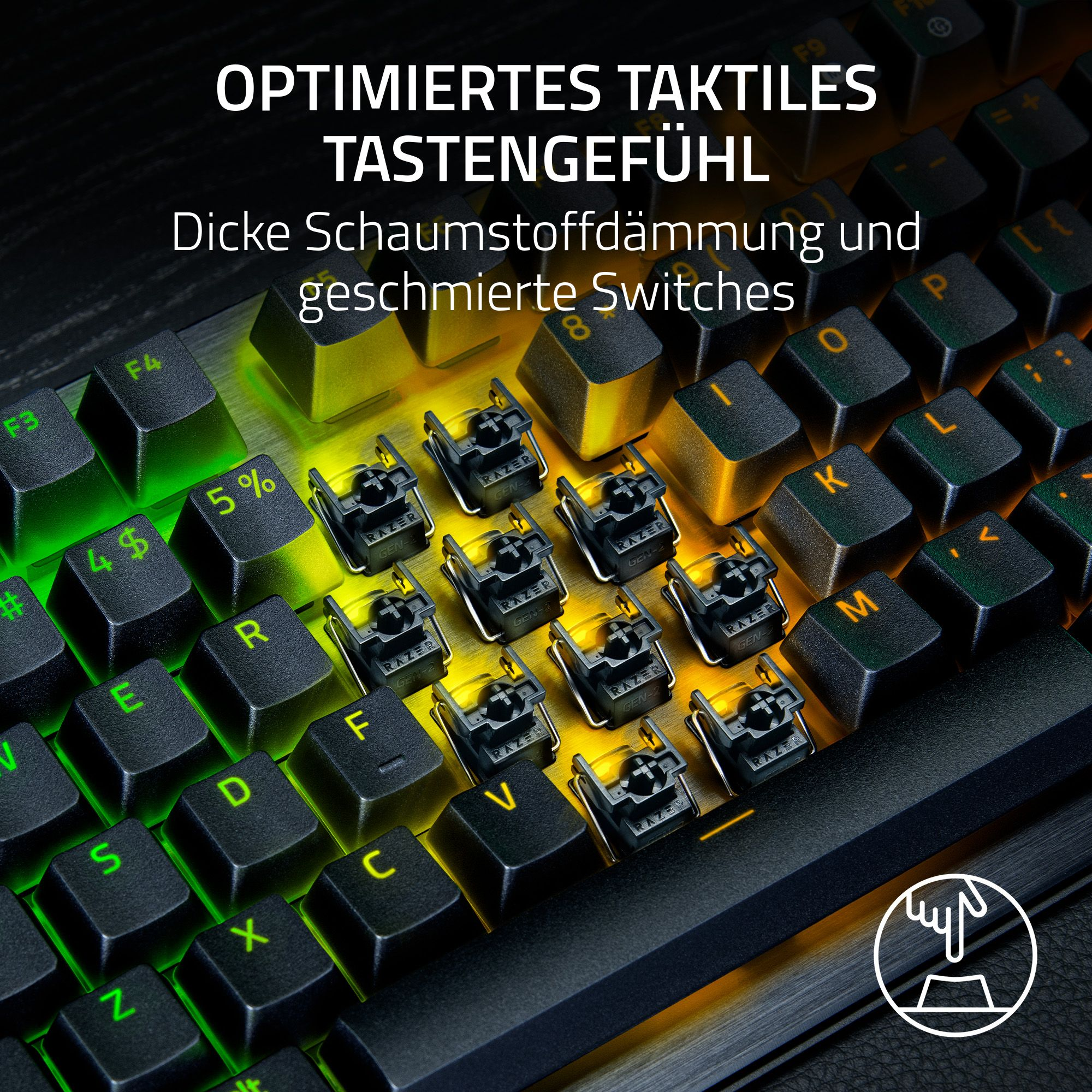 Nahaufnahme einer schwarzen Tastatur mit beleuchteten Tasten. Text oben: 'Optimiertes taktiles Tastengefühl'.