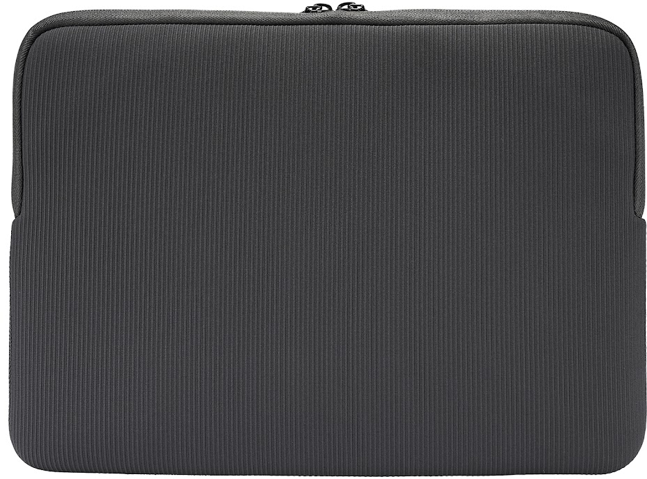 Primo piano di una custodia per laptop grigio scuro. Ha delle scanalature verticali e una cerniera nella parte superiore. Gli angoli sono arrotondati.