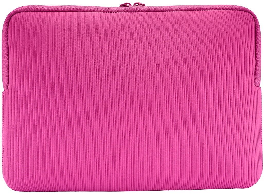 Gros plan sur une housse d'ordinateur portable rose. Elle a une fermeture éclair en haut et une texture côtelée verticale.