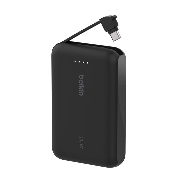 Batería externa Belkin 20W negra con cable USB-C adjunto. Cuatro puntos blancos indican el nivel de energía. Logotipo Belkin visible.