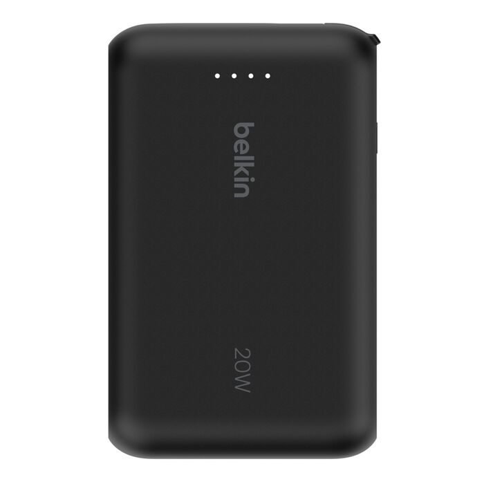Un power bank negro Belkin de 20W. Tiene un logotipo de Belkin y cuatro luces indicadoras en la parte superior. El power bank es rectangular.