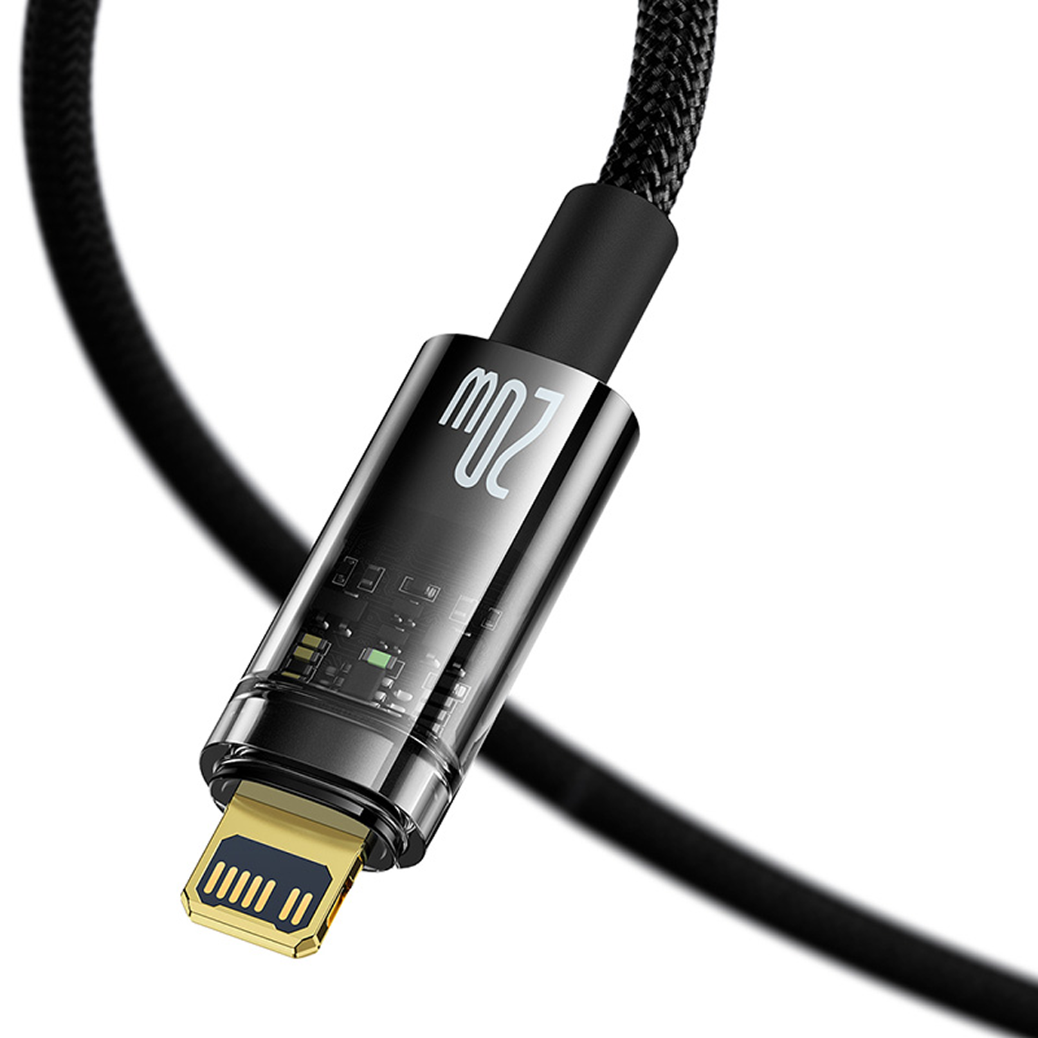 Un cable de carga negro y transparente con un conector dorado se muestra sobre un fondo blanco.