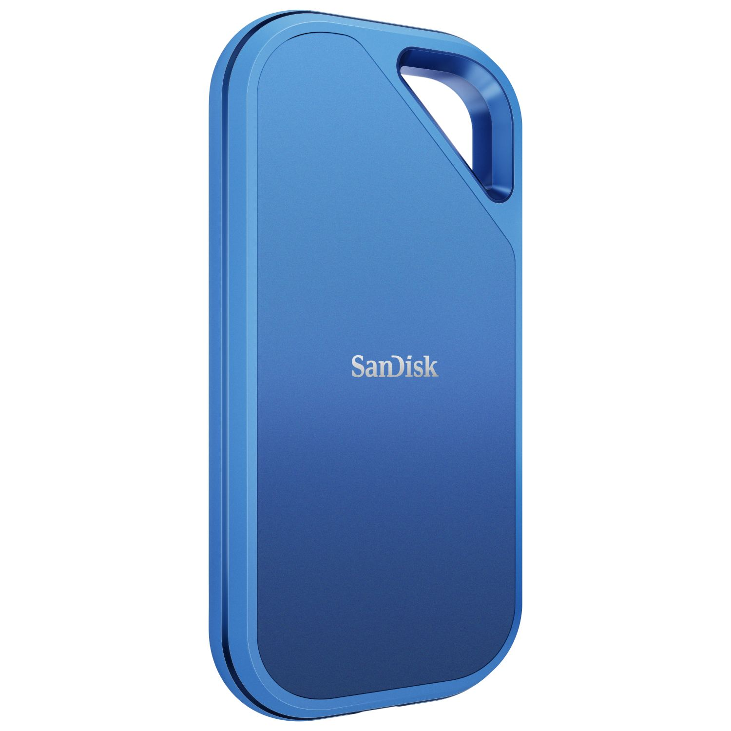 Disco duro externo SanDisk azul con asa sobre fondo blanco.