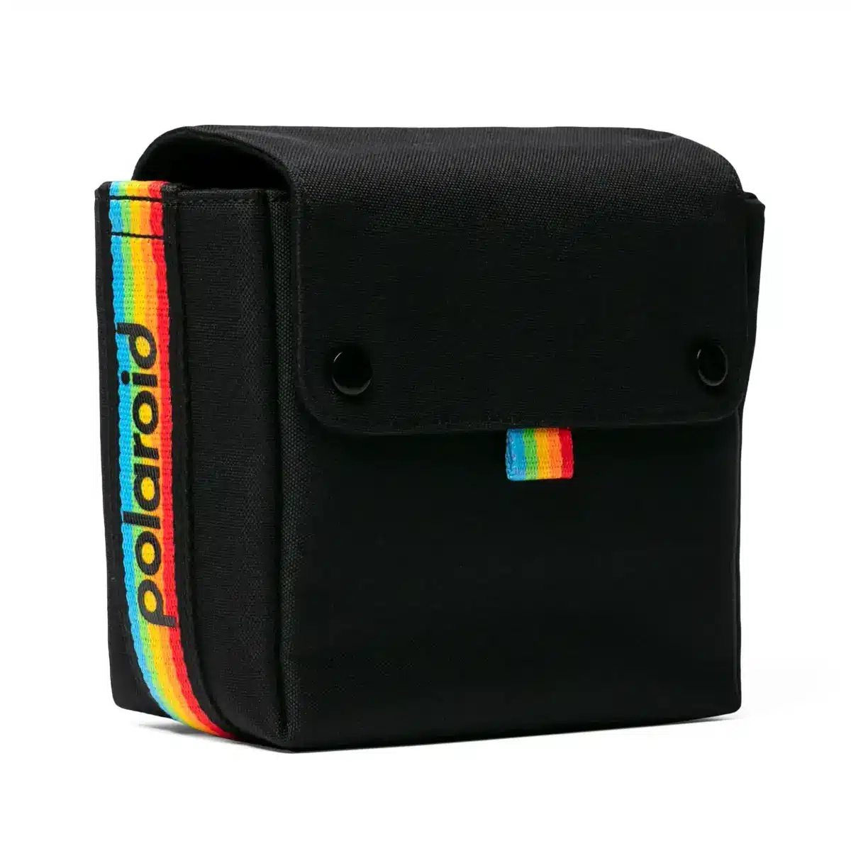 Bolsa de cámara Polaroid negra. Tiene una franja colorida y el nombre de la marca en el lateral. La bolsa es cuadrada, con solapa.