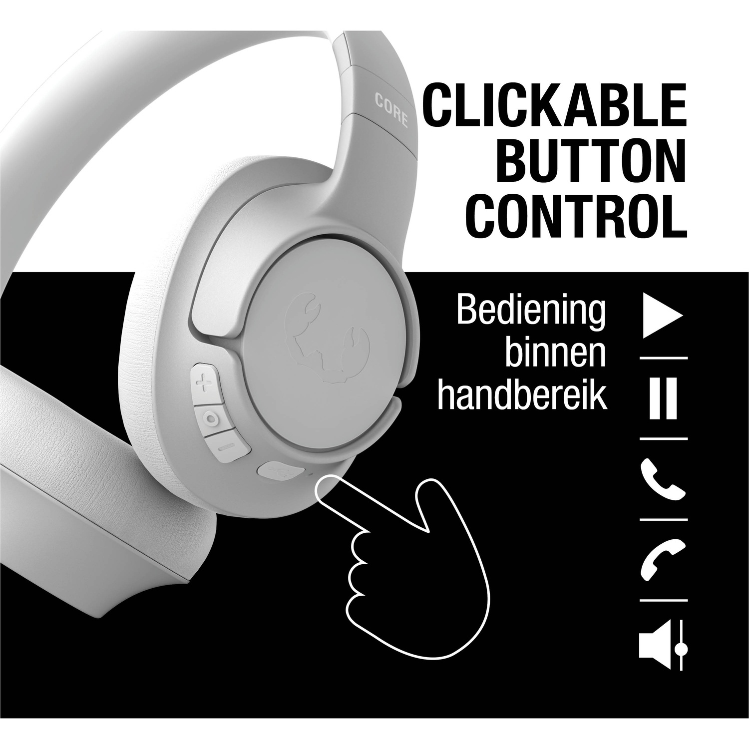 Witte koptelefoon met klikbare knopbediening, hand wijst naar de knop. Tekst in het Engels en Nederlands op zwarte achtergrond.