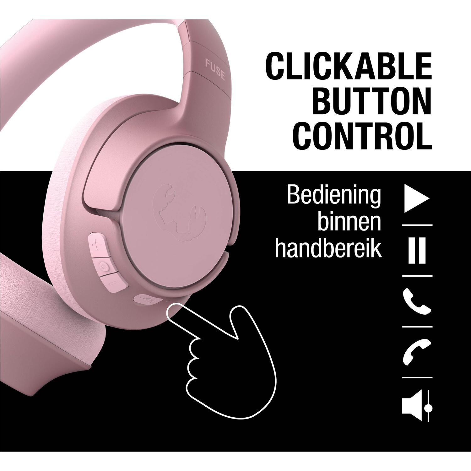 Roze koptelefoon met klikbare knopbediening, hand wijst naar de knop. Zwarte achtergrond met tekst en iconen.