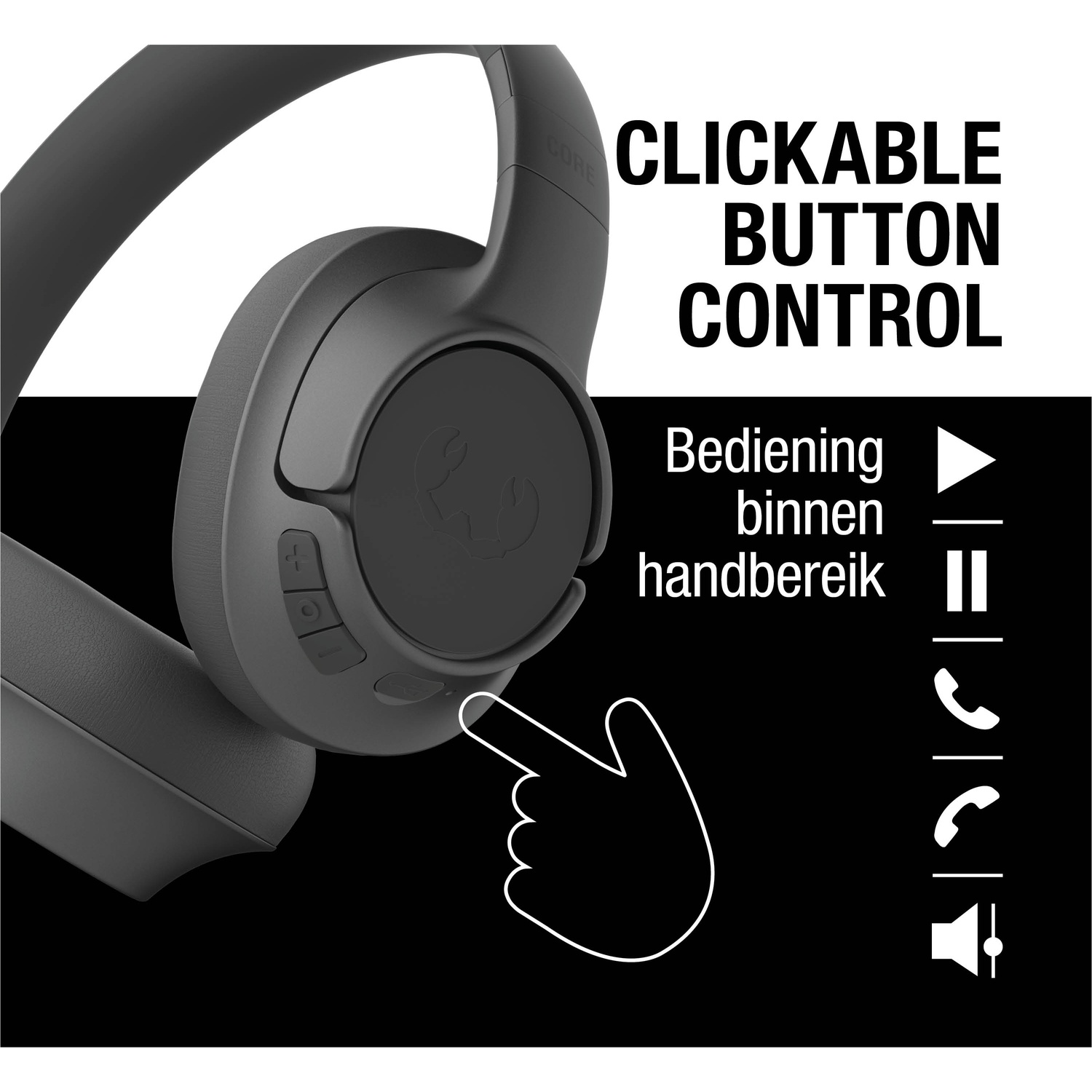 Casque gris avec commande à bouton cliquable. Une main pointe le bouton, avec des icônes de lecture, pause et volume.