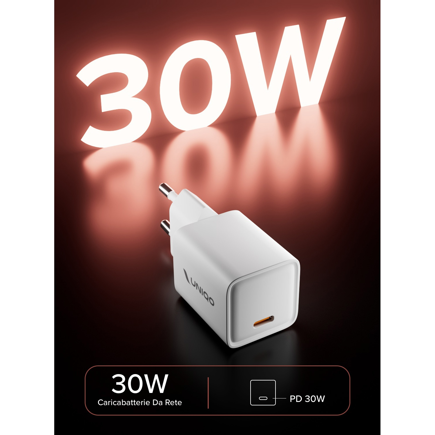 Un caricatore bianco da 30W con porta USB-C, la scritta "30W" è luminosa dietro il caricatore e "UNIIQO" sul lato.