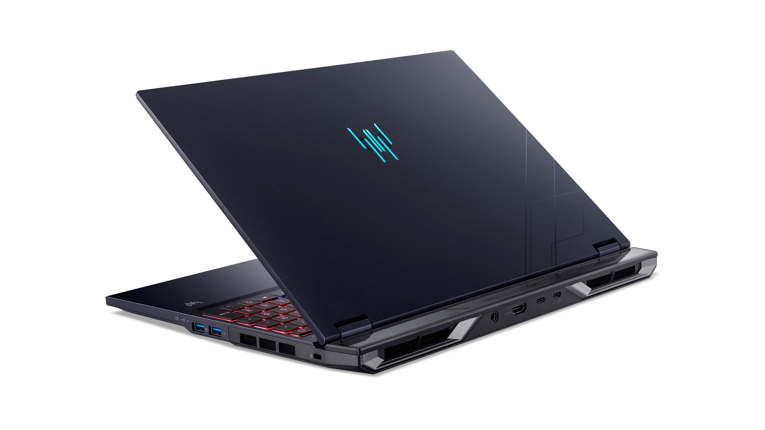 Dunkelblauer Laptop mit beleuchteter Tastatur. Rückseite zeigt Logo und Design. Anschlüsse sind sichtbar. Schwarzer Hintergrund.