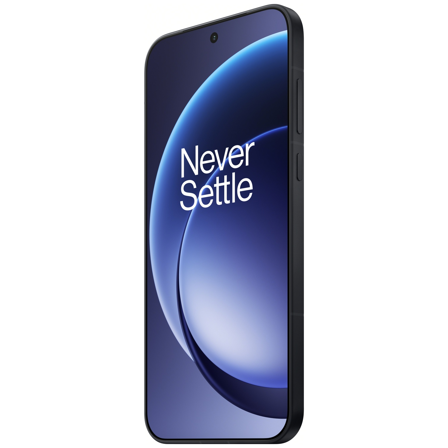 Een zwarte smartphone toont een blauw-witte abstracte afbeelding met de tekst 'Never Settle'. De telefoon heeft een zwarte hoes en knoppen.