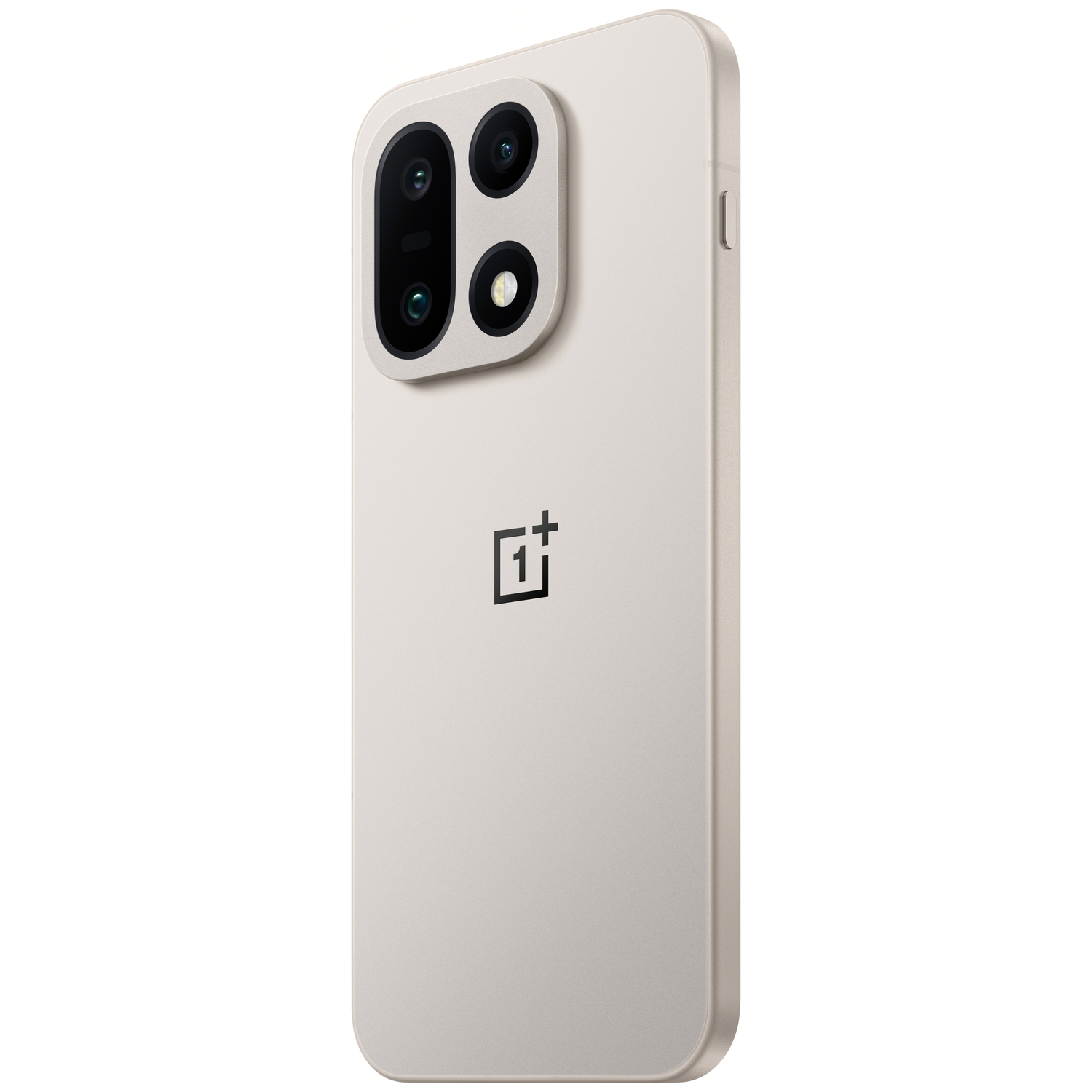 Een beige smartphone met drie cameralenzen. Het OnePlus-logo staat op de achterkant. De telefoon is naar rechts gekanteld.