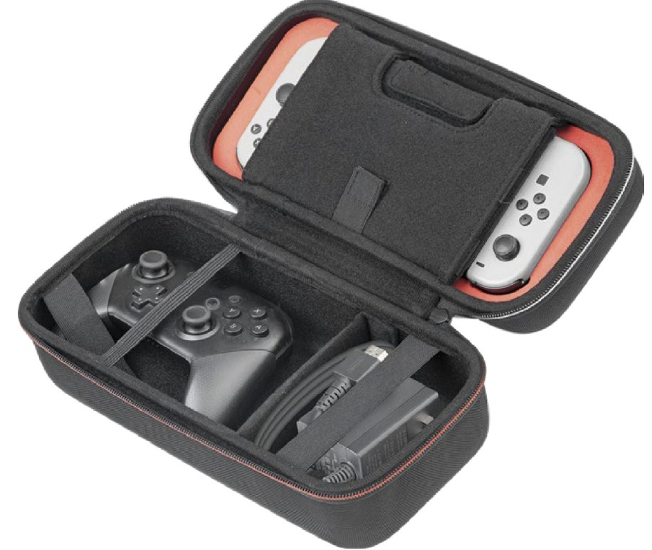 Otwarta czarna obudowa z konsolą Switch, kontrolerami i ładowarką. Obudowa jest otwarta, pokazując zawartość.
