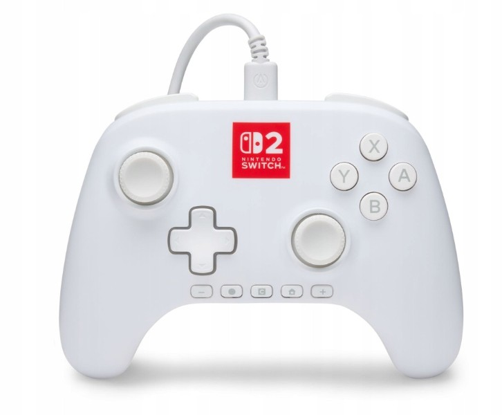 Biały kontroler Nintendo Switch. Posiada przyciski, d-pad, joysticki i czerwone logo Nintendo Switch. Ma biały kabel.