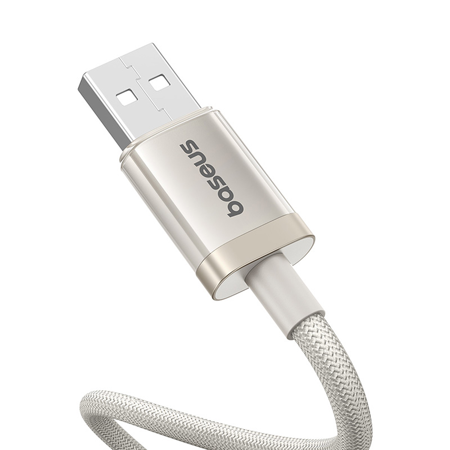 Un cable USB con un conector USB plateado y un cable trenzado blanco. El conector tiene el logotipo 'Baseus'.